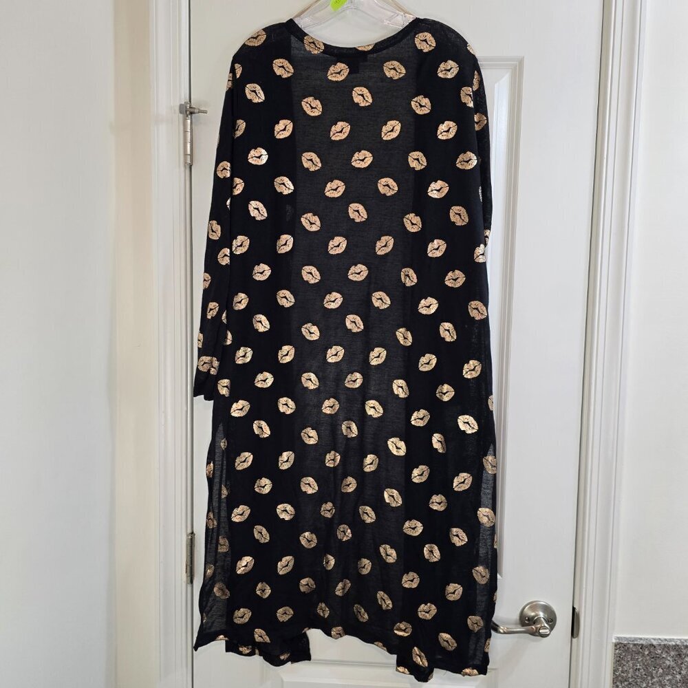 Rouge Duster - Black with Gold Lips Print - Picture 2 of 6
